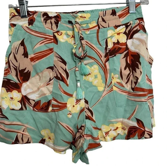 L Space floral print rayon gigh waisted short shorts. Size S/P - Picture 1 of 4